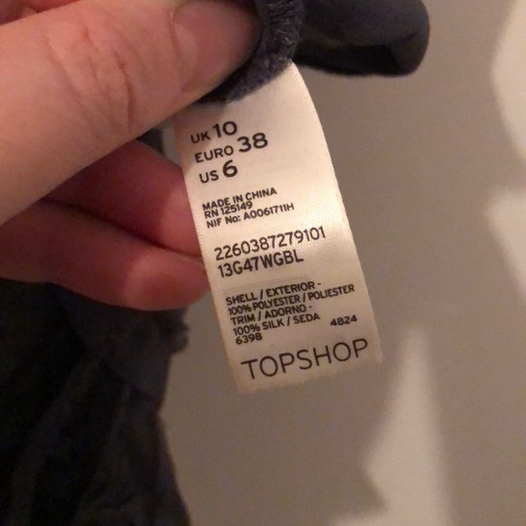 ๐ฅ3/$18๐ฅ TOPSHOP UK SILK VEST - Picture 3 of 5